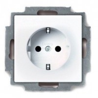 Розетка ABB BASIC55, скрытый монтаж, с заземлением, со шторками, альпийский белый, 20 EUCKS-94-507
